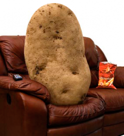 ソファーに座るジャガイモ